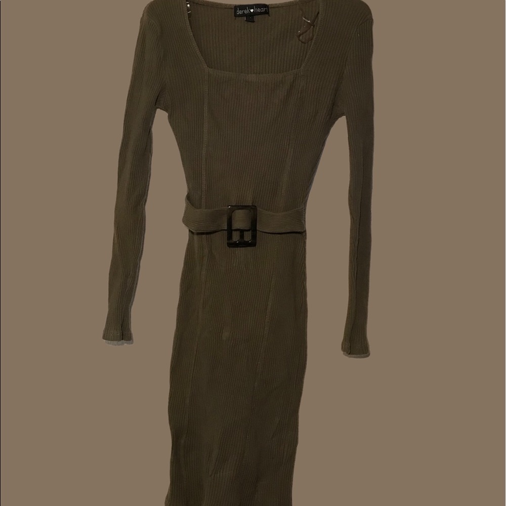 Green Longsleeve stretchy dress with waist belt attached